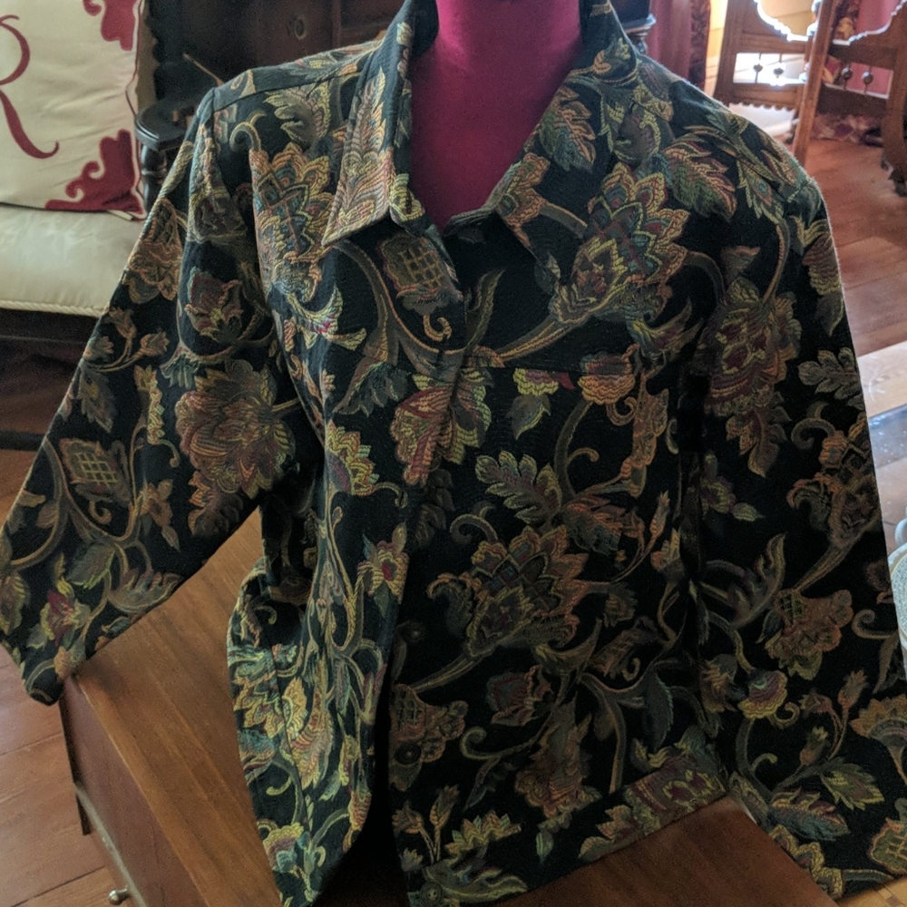 MDL New York woman's fall tapestry jacket